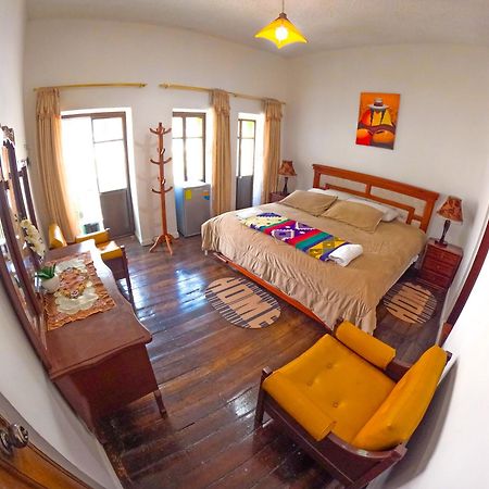 Colonial House Inn Кито Екстериор снимка