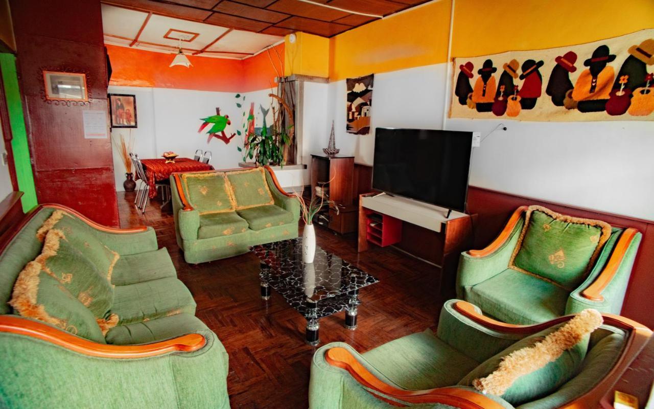 Colonial House Inn Кито Екстериор снимка