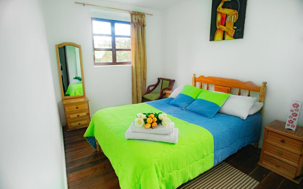 Colonial House Inn Кито Екстериор снимка