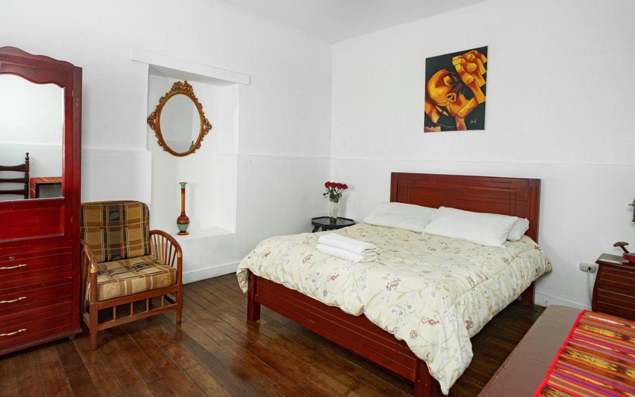 Colonial House Inn Кито Екстериор снимка