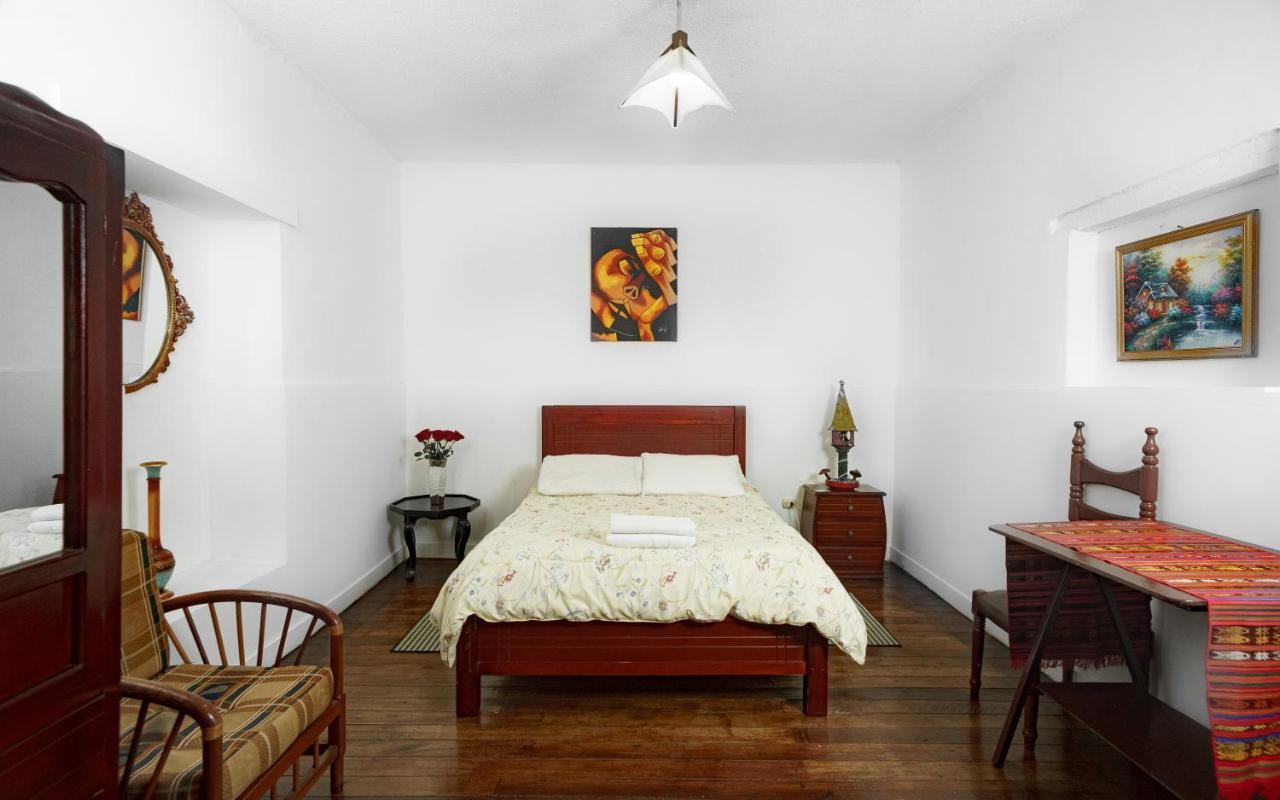 Colonial House Inn Кито Екстериор снимка