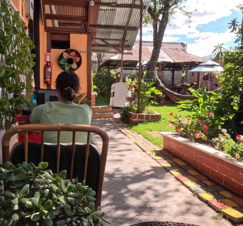 Colonial House Inn Кито Екстериор снимка
