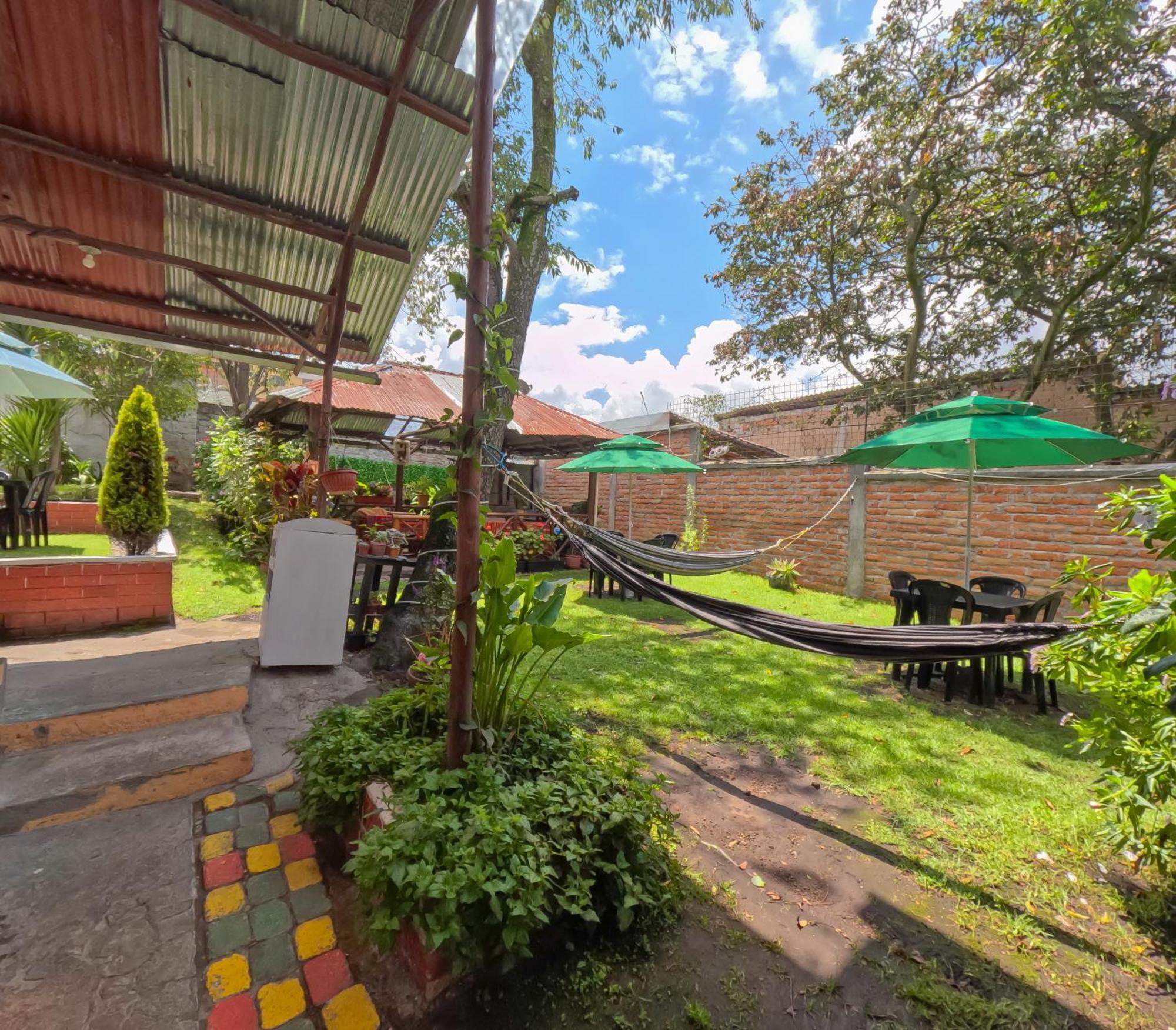 Colonial House Inn Кито Екстериор снимка