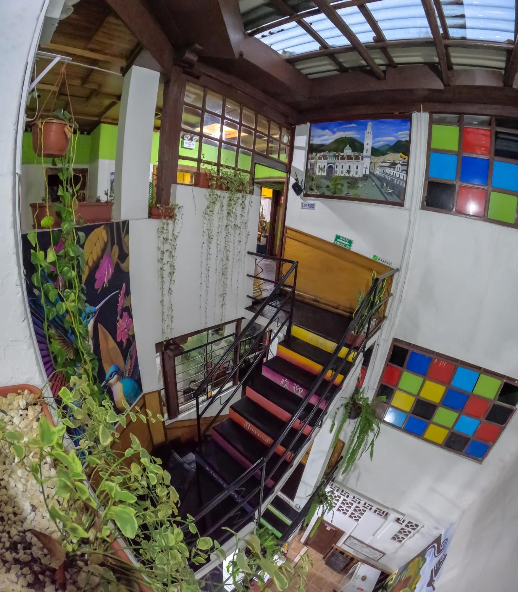 Colonial House Inn Кито Екстериор снимка